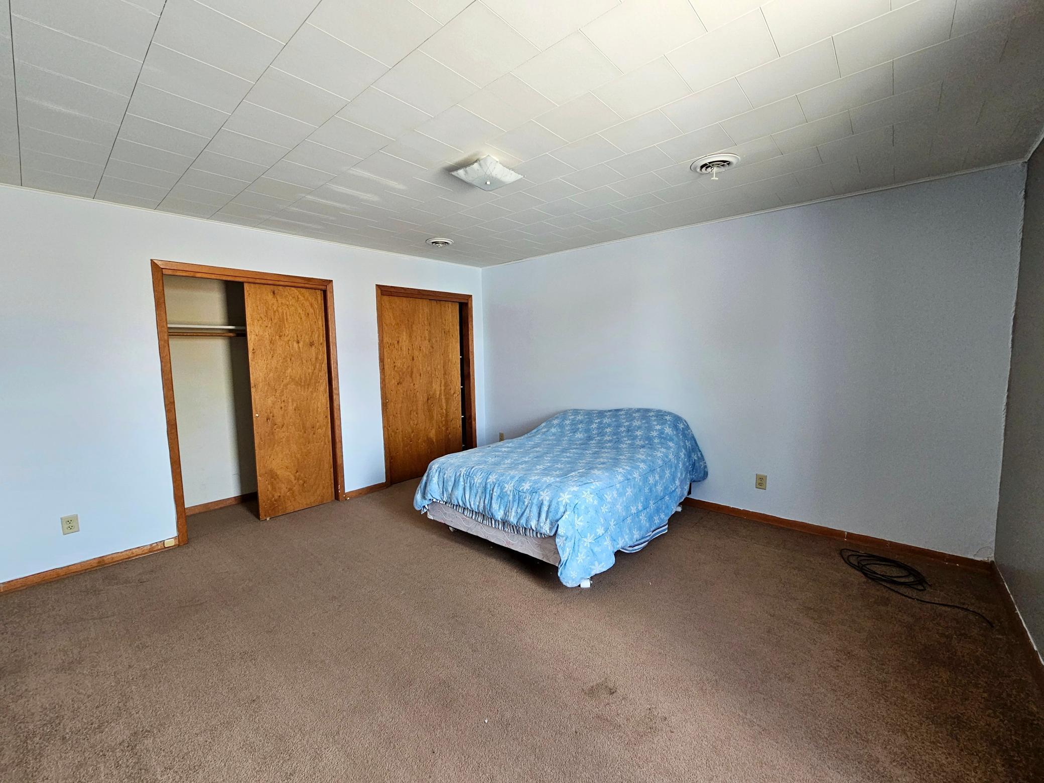 101 W Main Street Property Photo 18