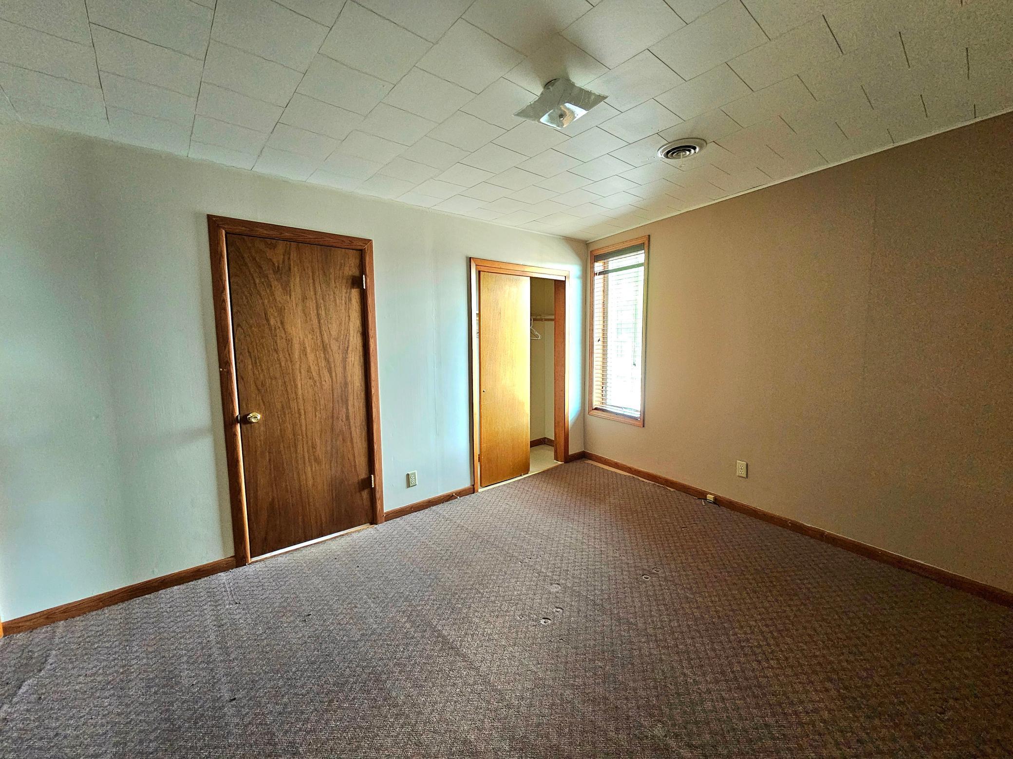 101 W Main Street Property Photo 25