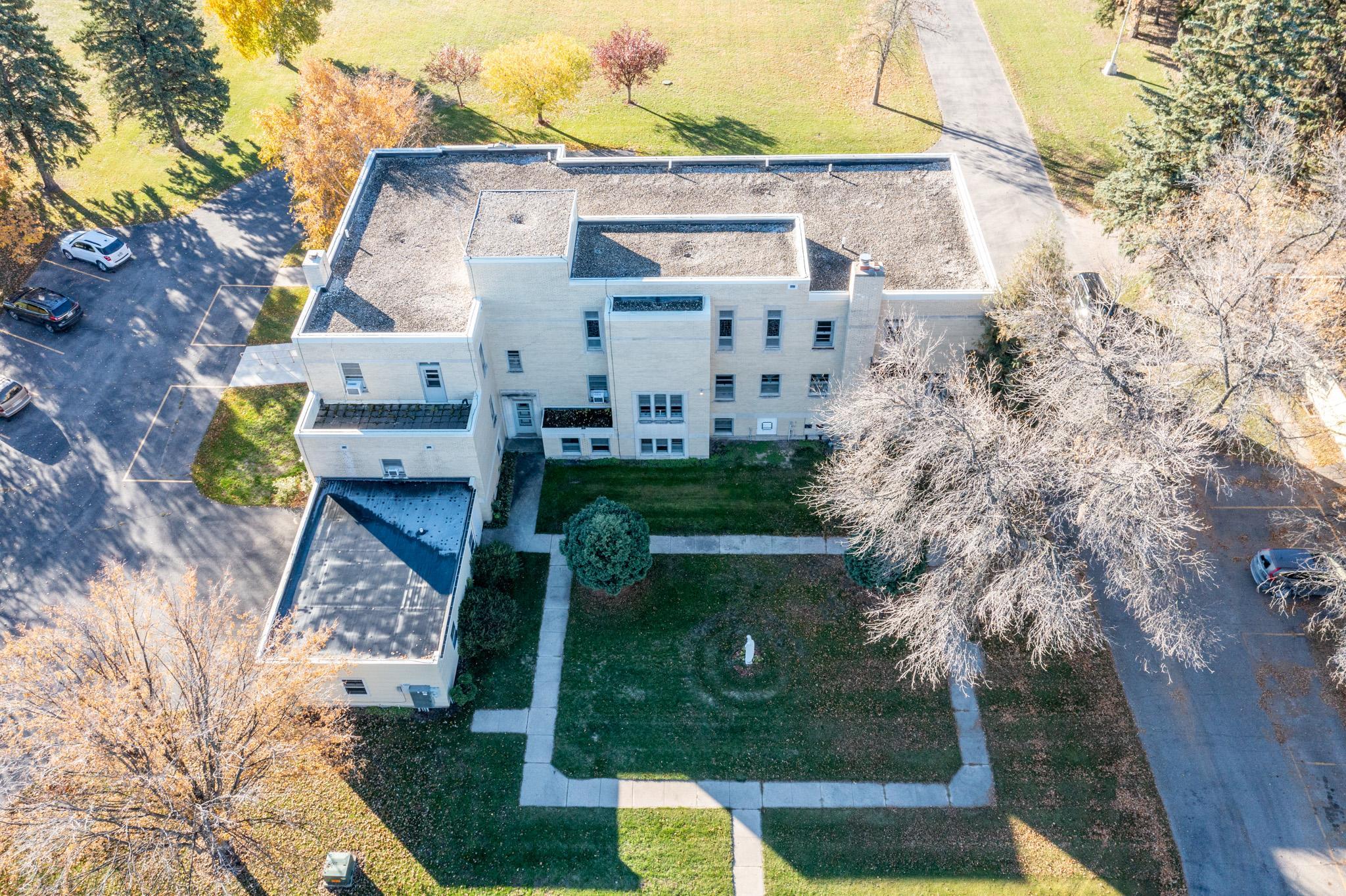 1220 Memorial Drive Property Photo 4