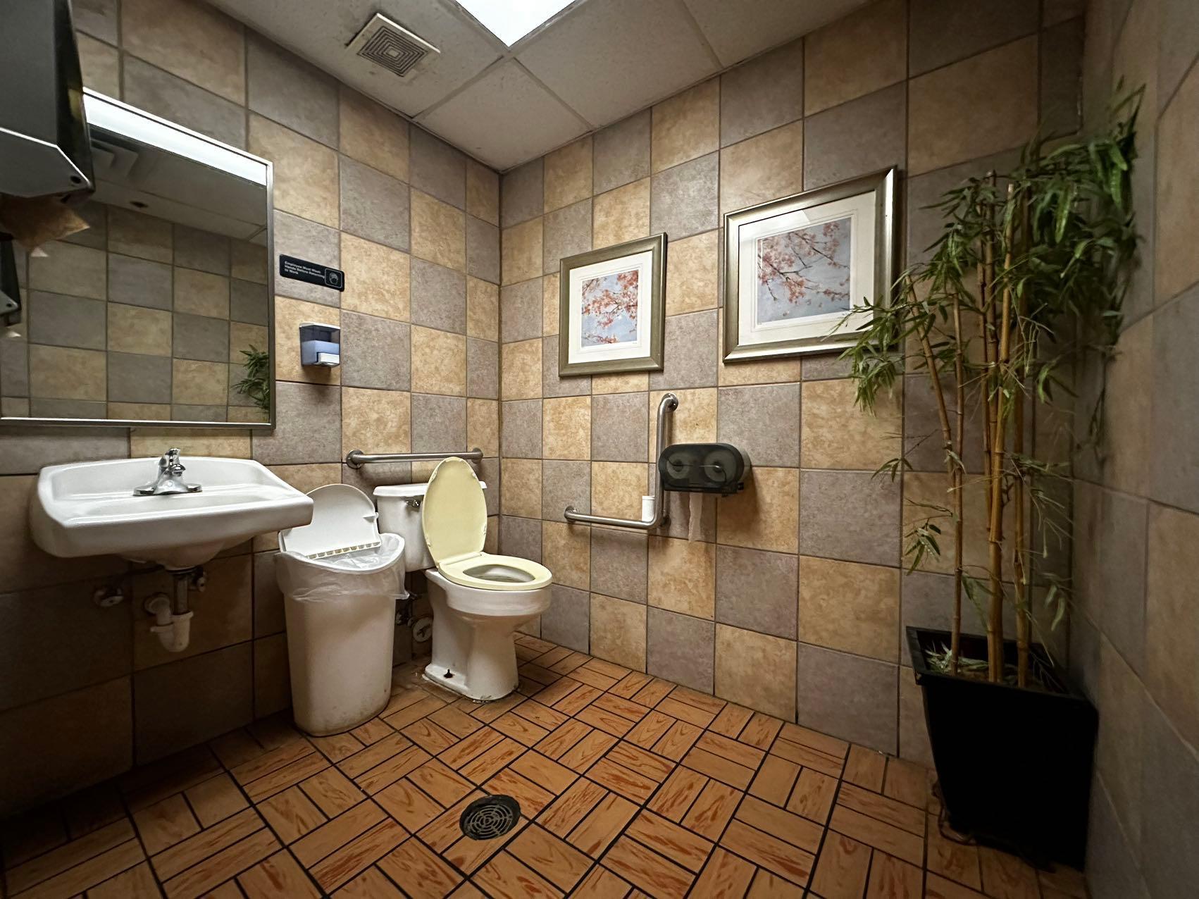 4211 Winnetka Avenue Property Photo 14
