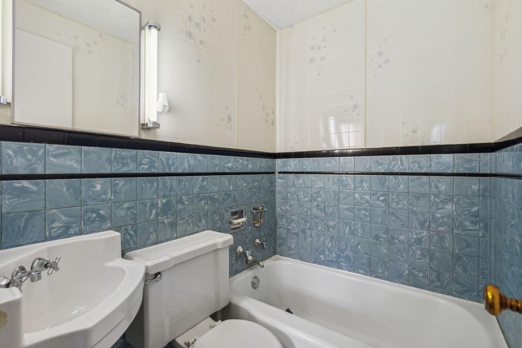 653 Main Street Property Photo 14