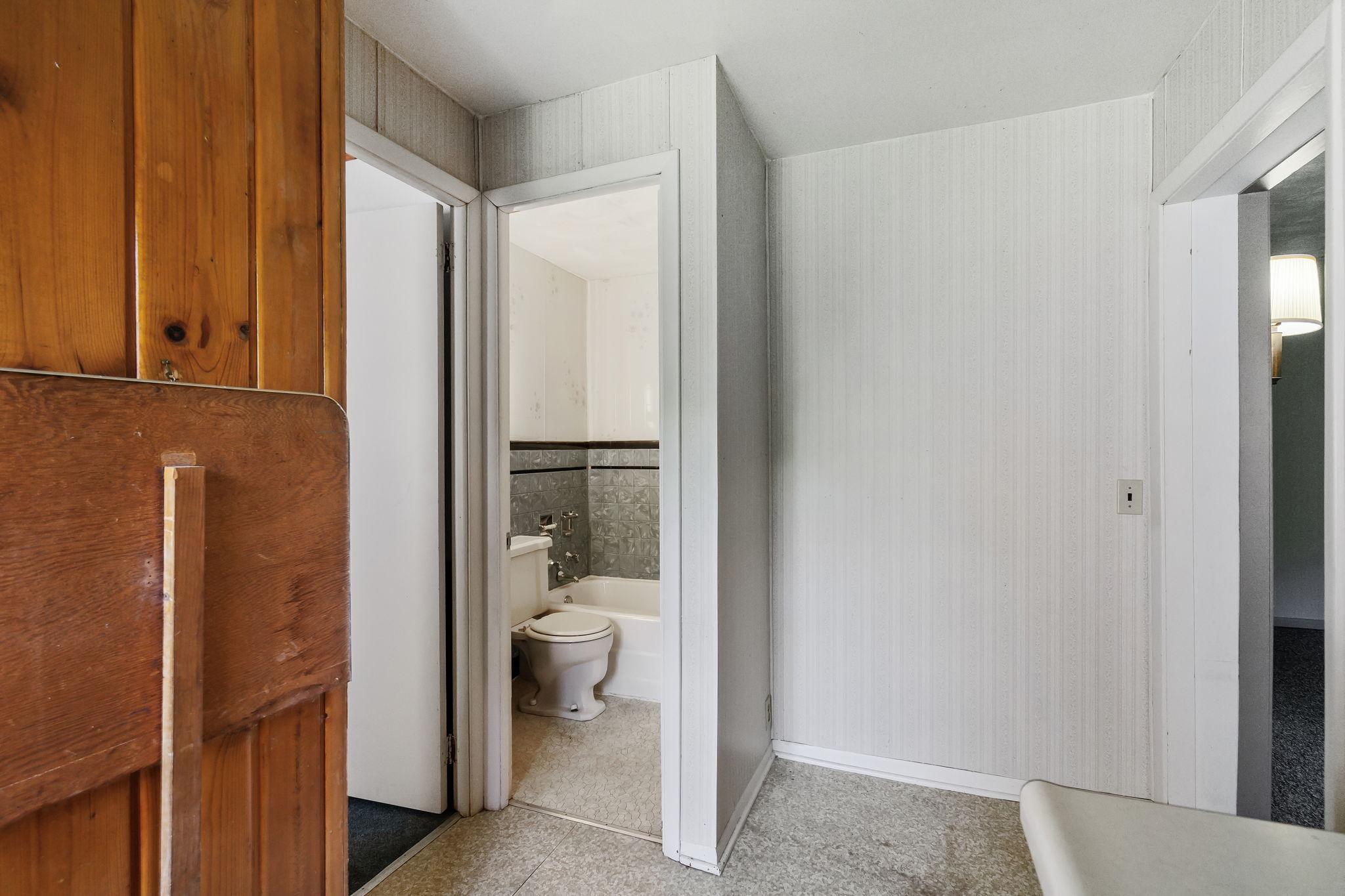 653 Main Street Property Photo 15
