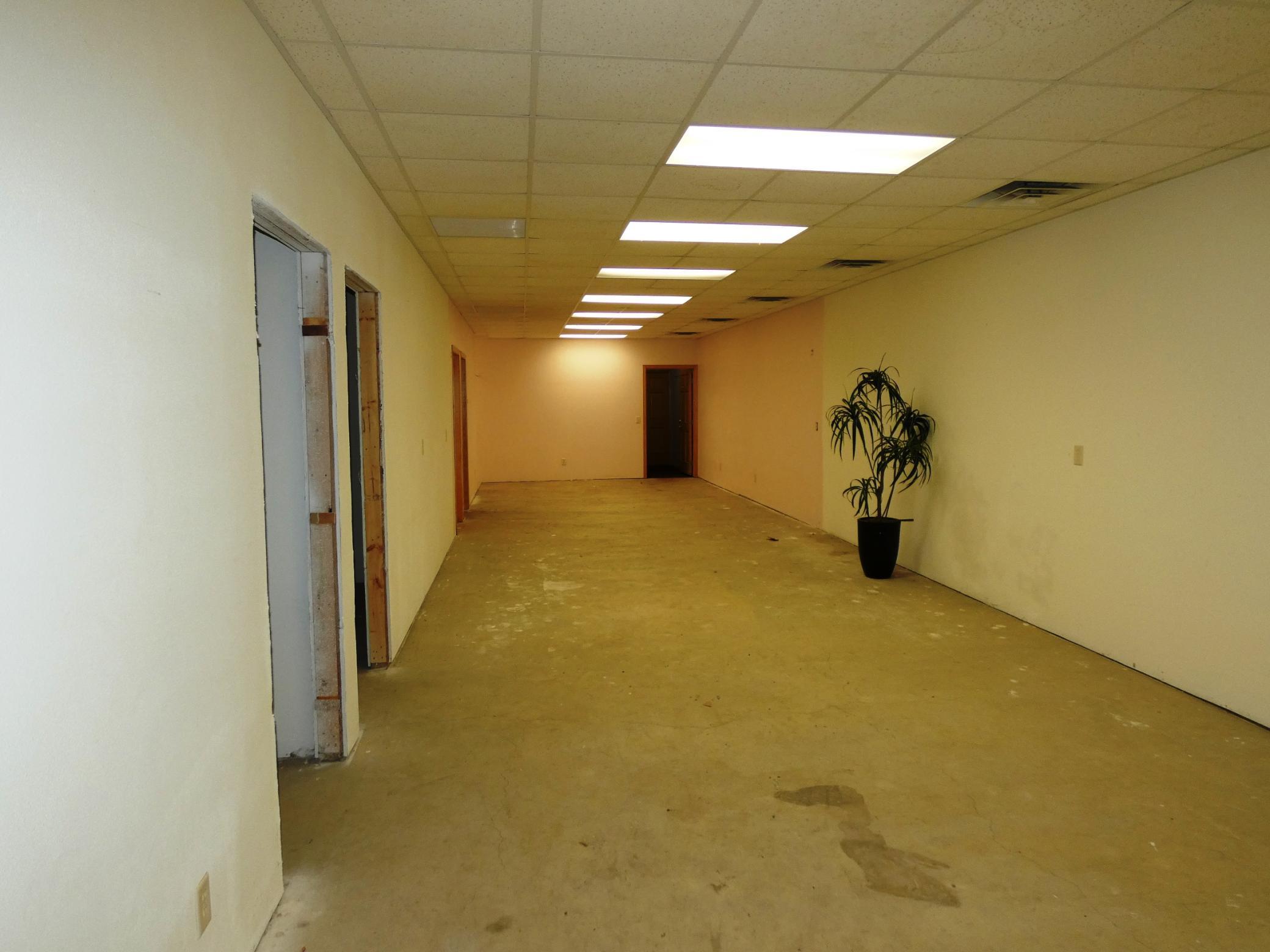 2610 Broadway Avenue Property Photo 6