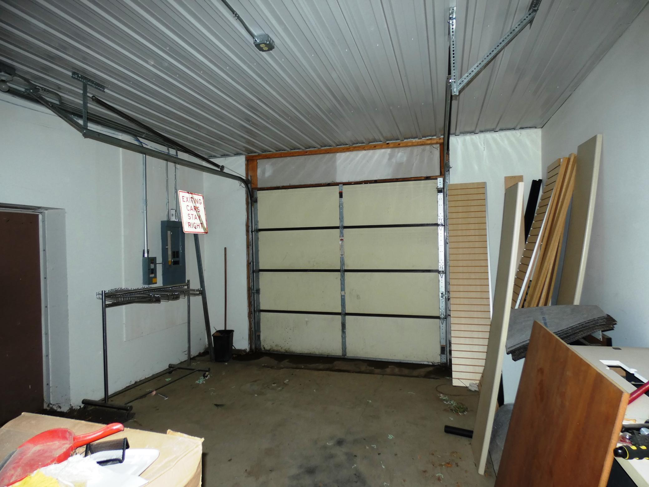 2610 Broadway Avenue Property Photo 9