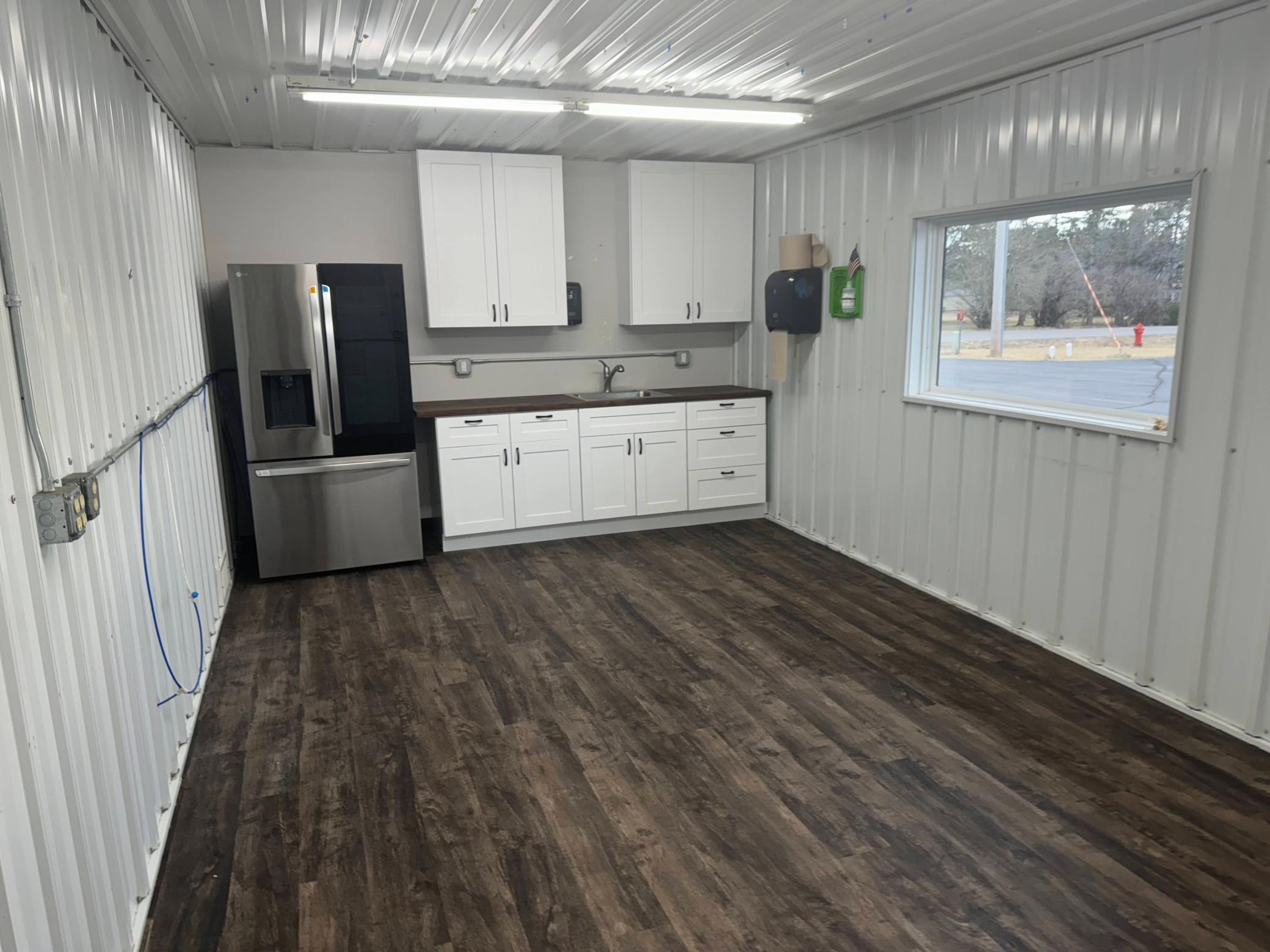 400 Railroad Avenue Property Photo 7