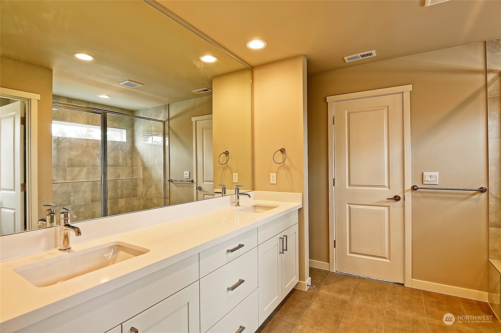 475 Sw Fairway Drive Property Photo 10