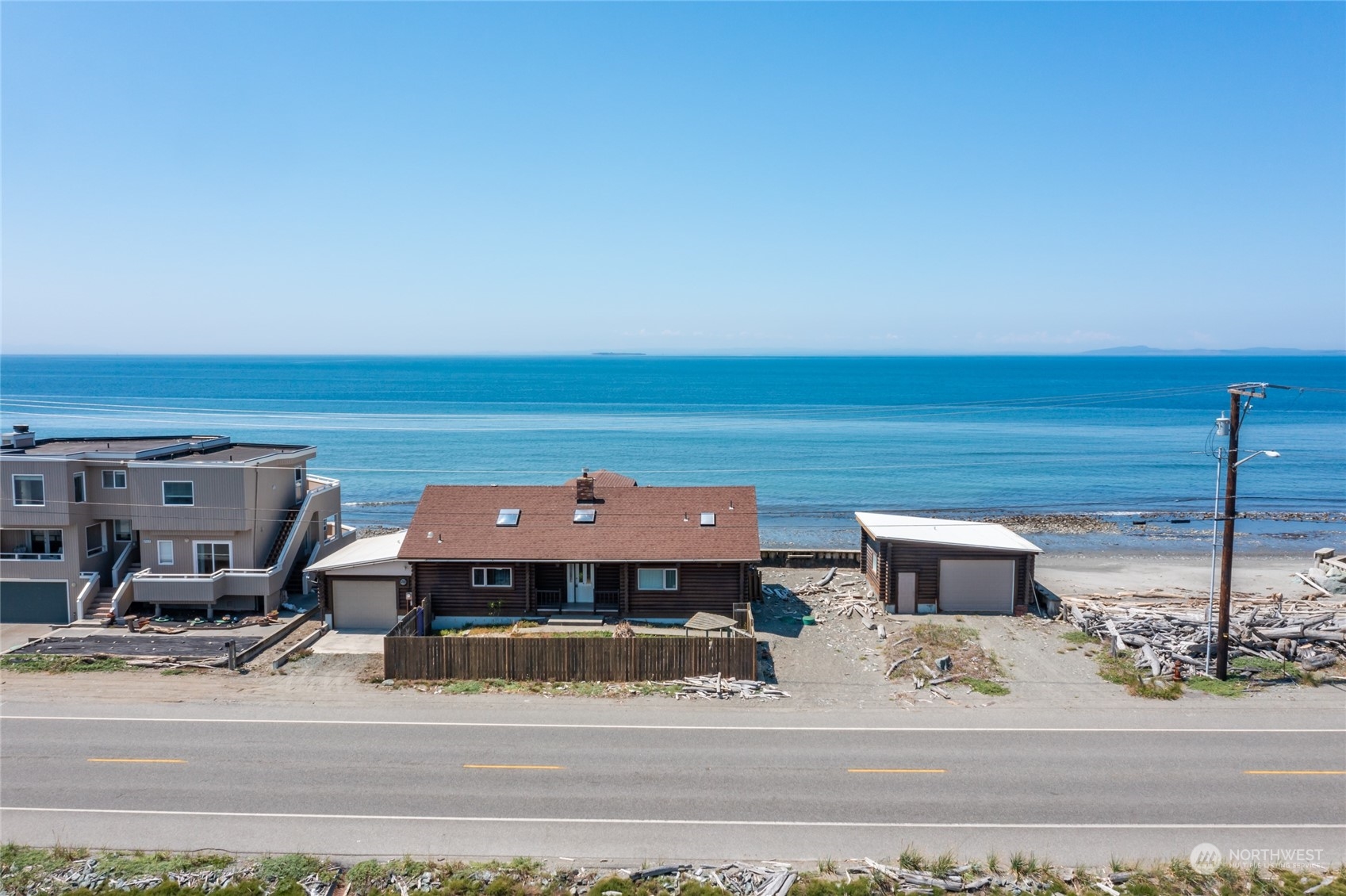 2527 West Beach Road Property Photo 1