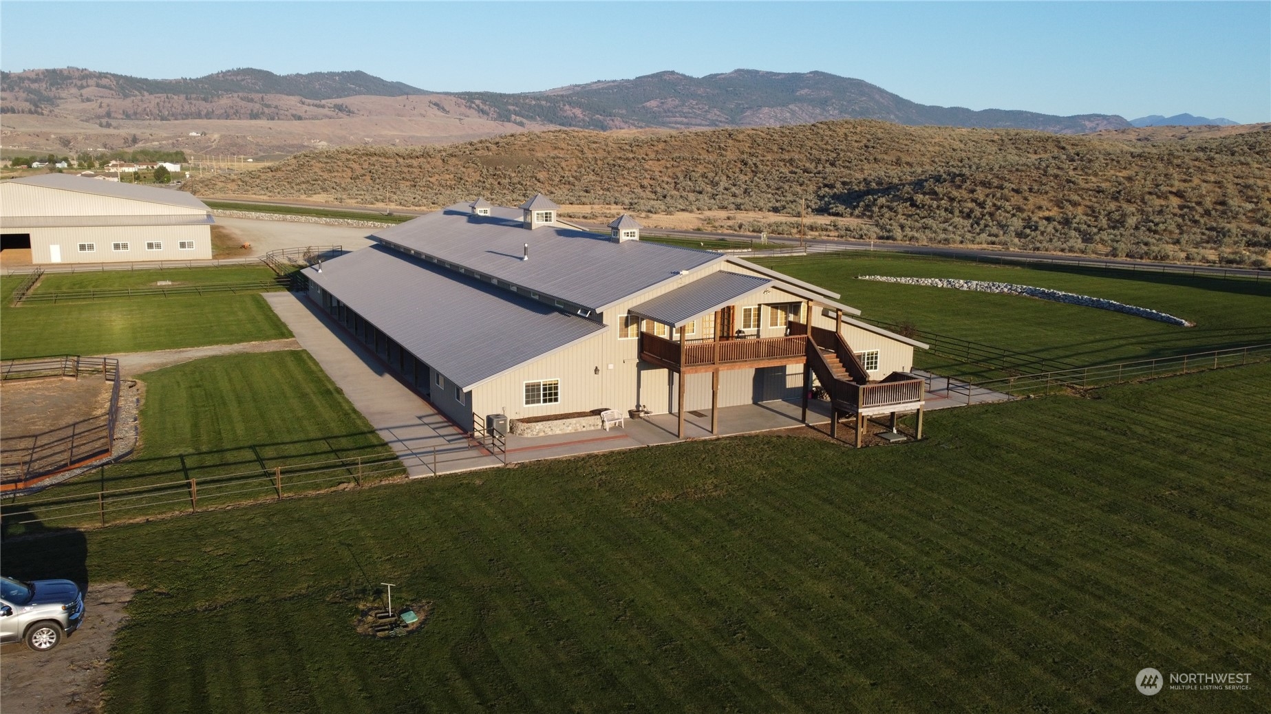 2034 N Pine Creek Road Property Photo 1