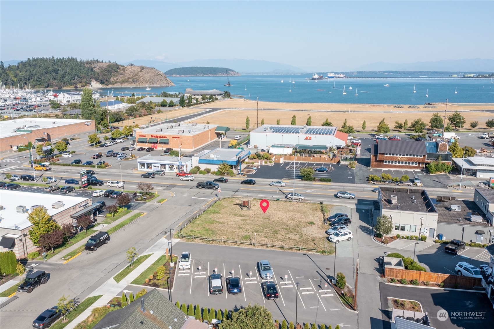1808 Commercial Avenue Property Photo