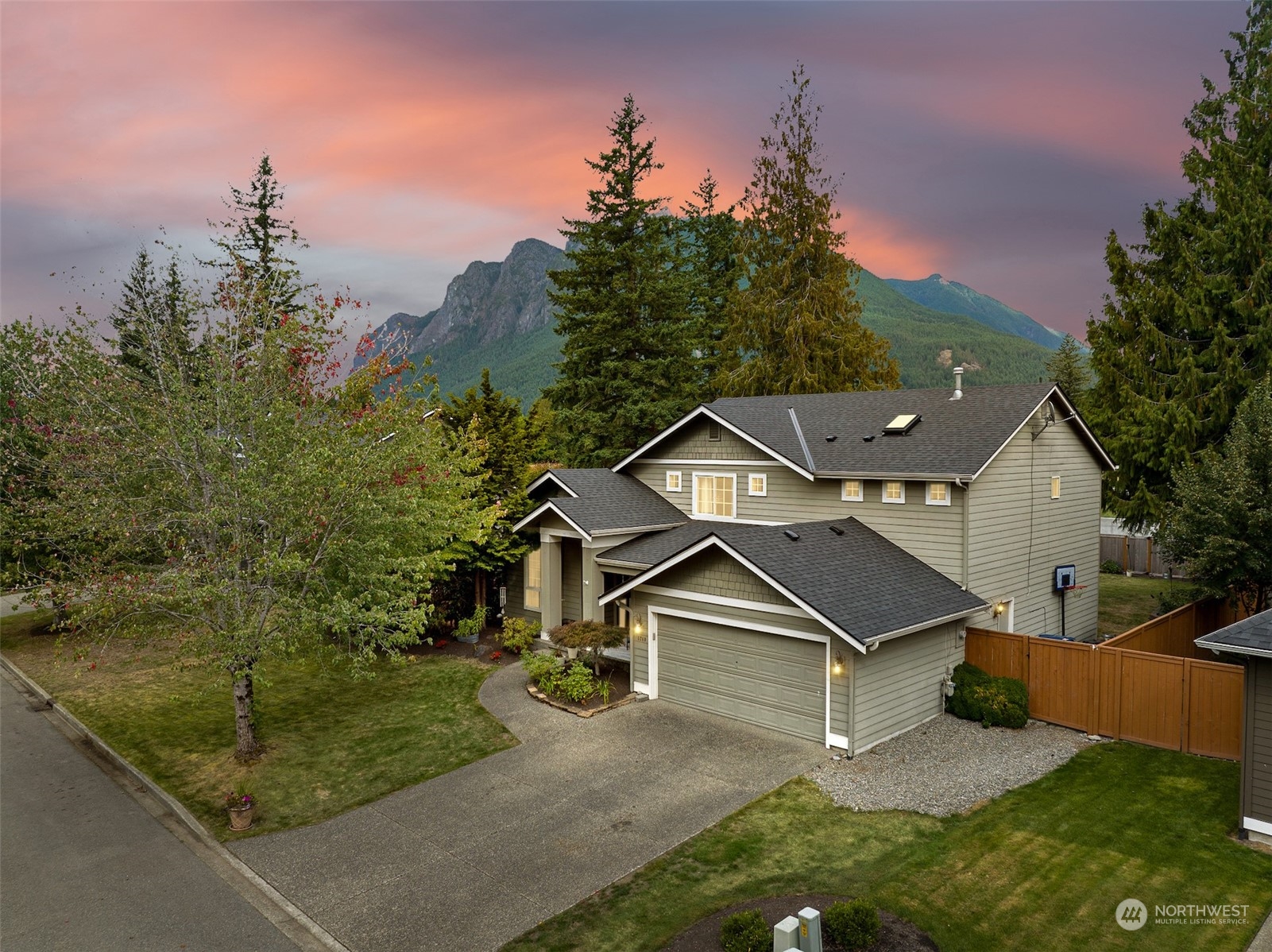 1240 Mountain View Boulevard Property Photo
