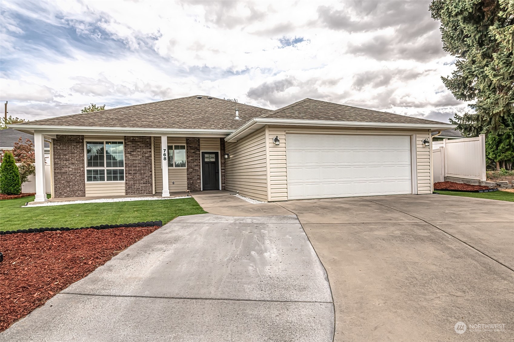 768 Se Songbird Lane Property Photo