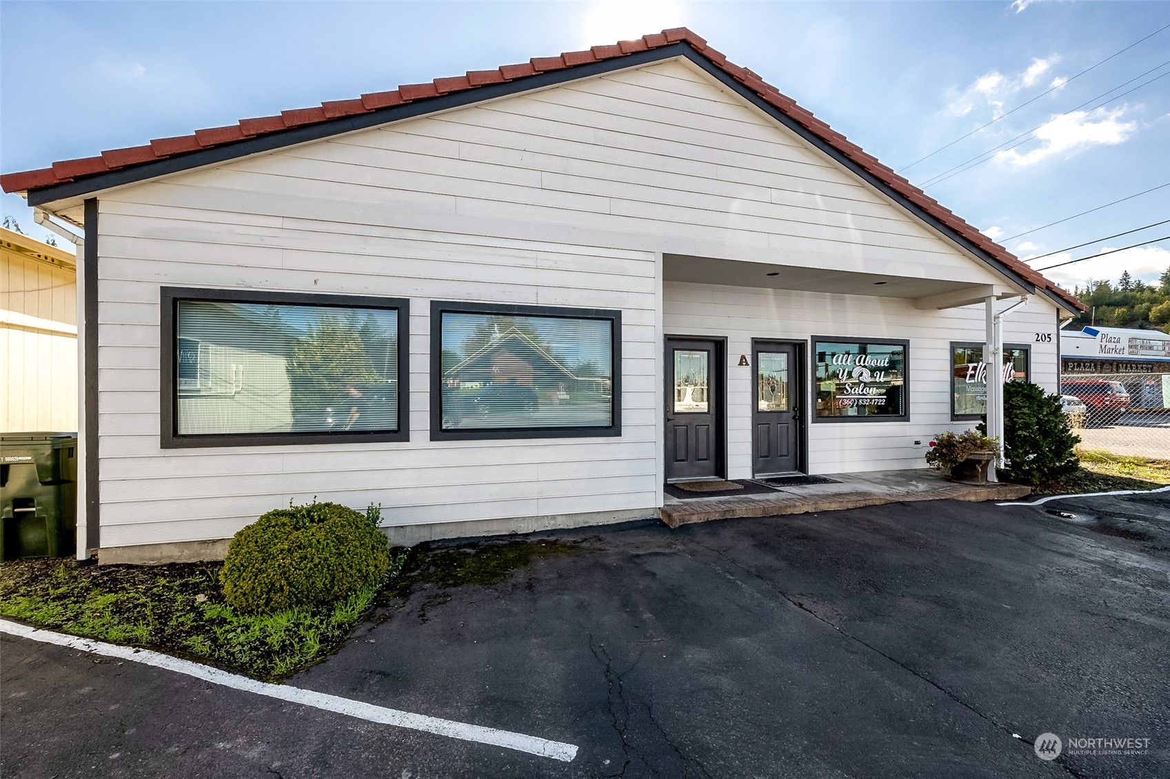 205 Center Street Property Photo