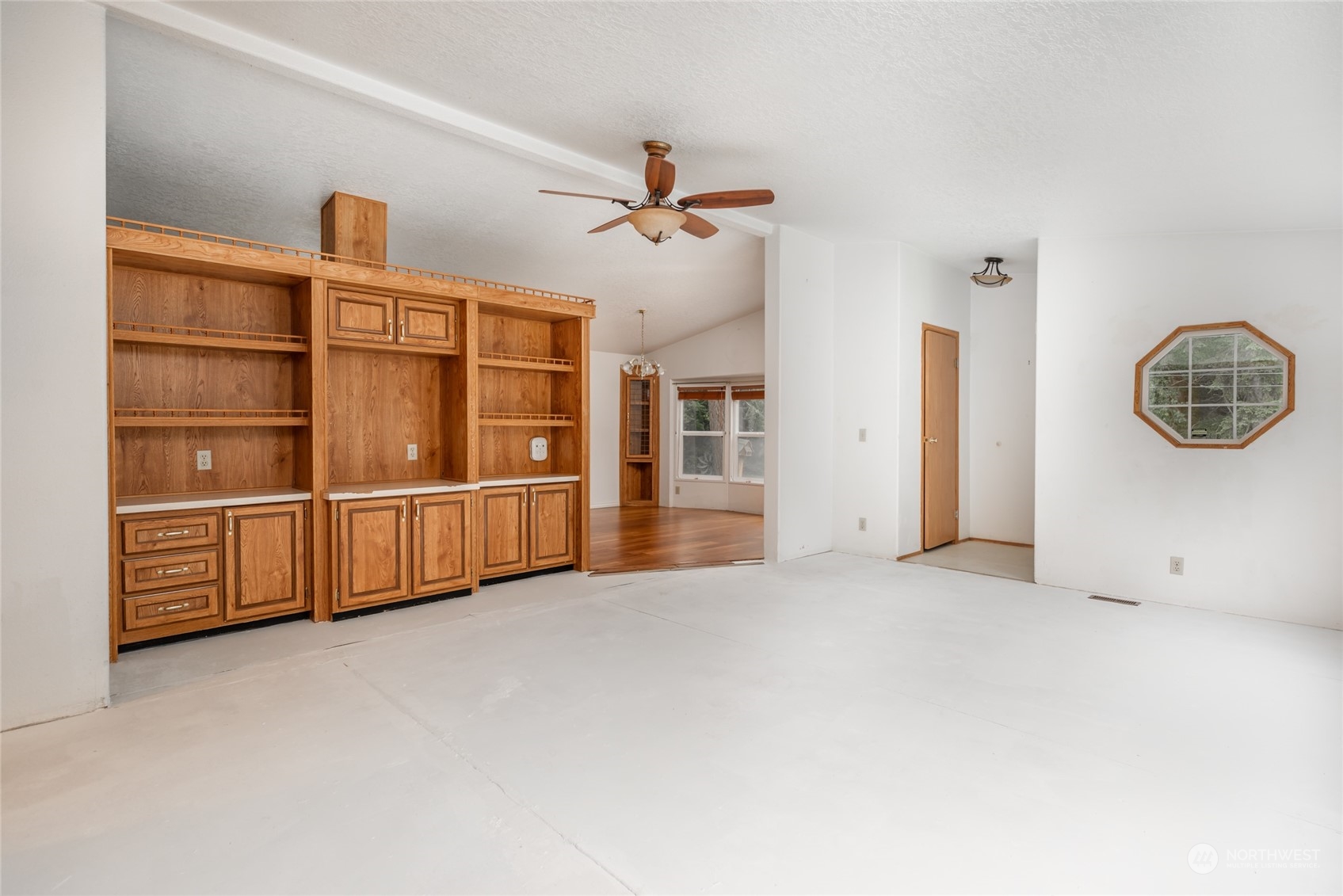 586 Ocean View Drive Property Photo 10