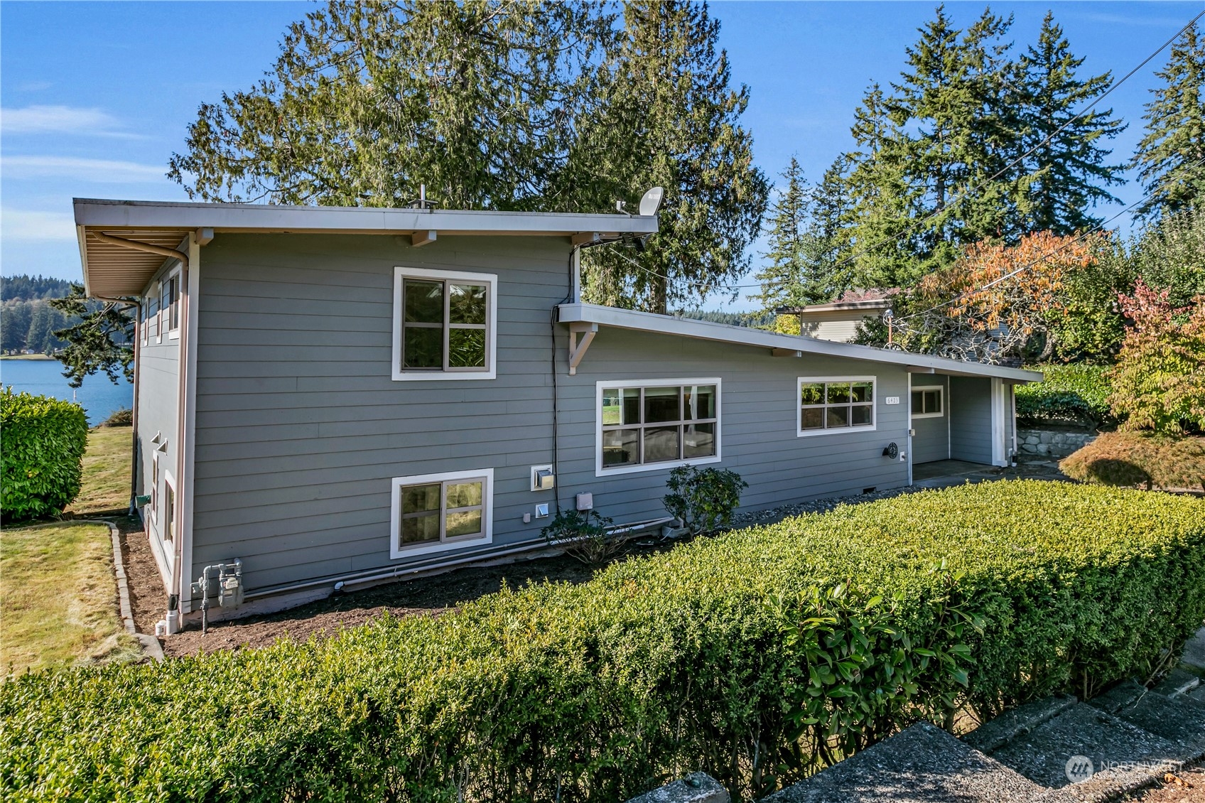 6423 Lake Drive Property Photo
