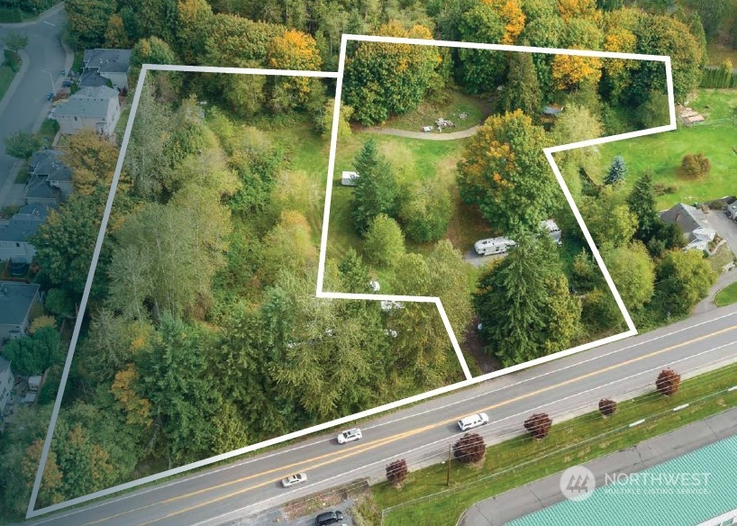 2101 2111 Bickford Avenue Property Photo