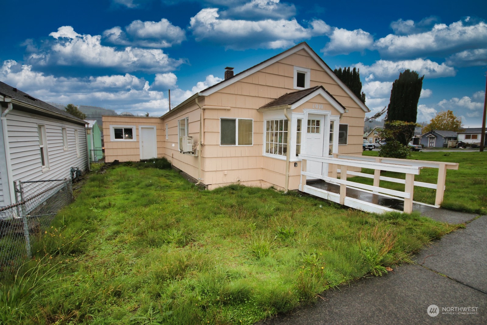 1010 Lincoln Street Property Photo 1