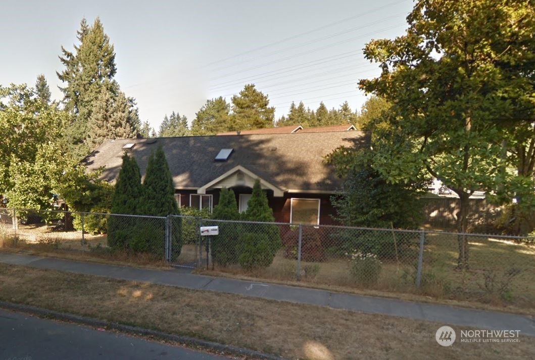 18504 8th Avenue Property Photo 2