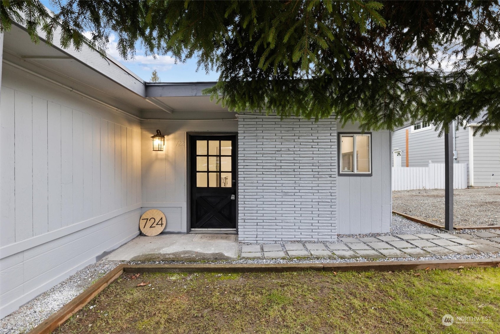 724 Reiten Road 2 Property Photo 1