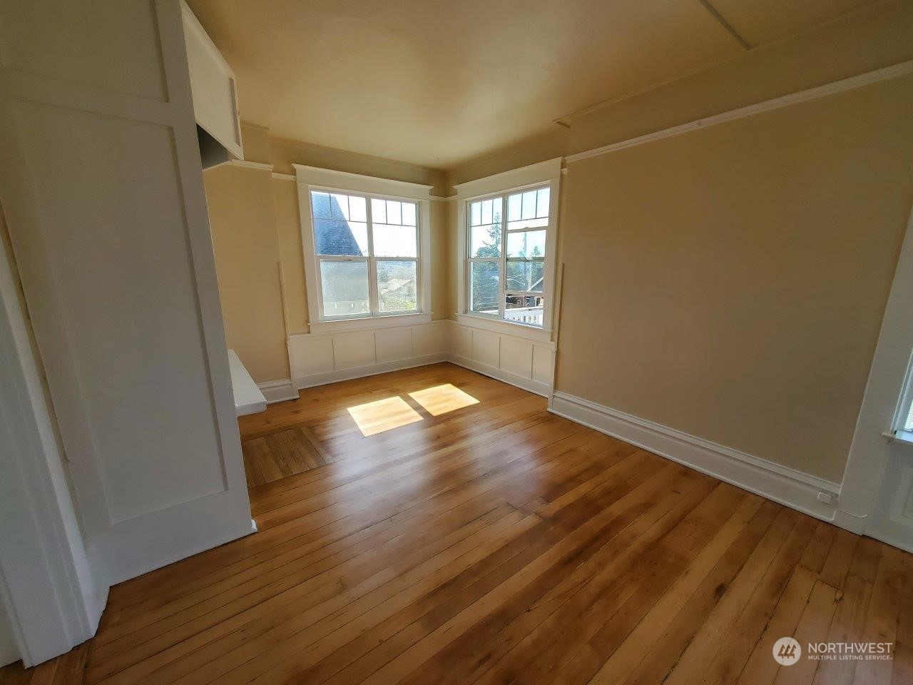 4120 Burke Avenue Property Photo 2
