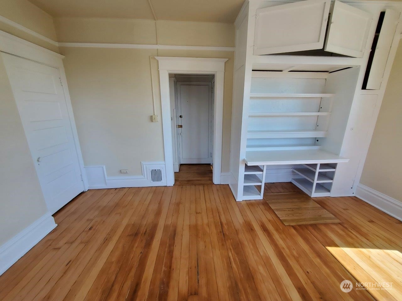 4120 Burke Avenue Property Photo 4