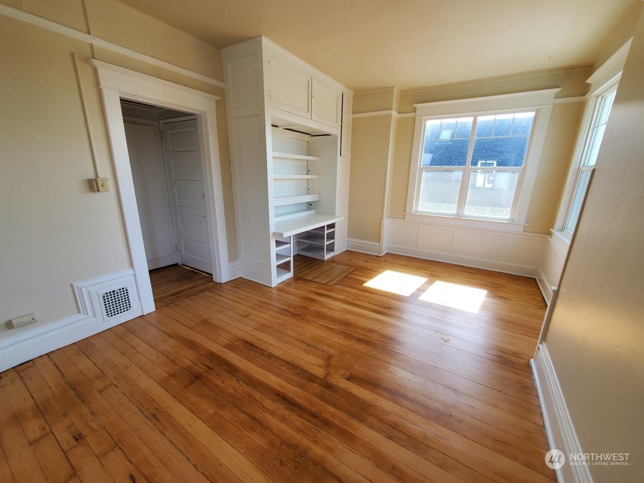 4120 Burke Avenue Property Photo 5