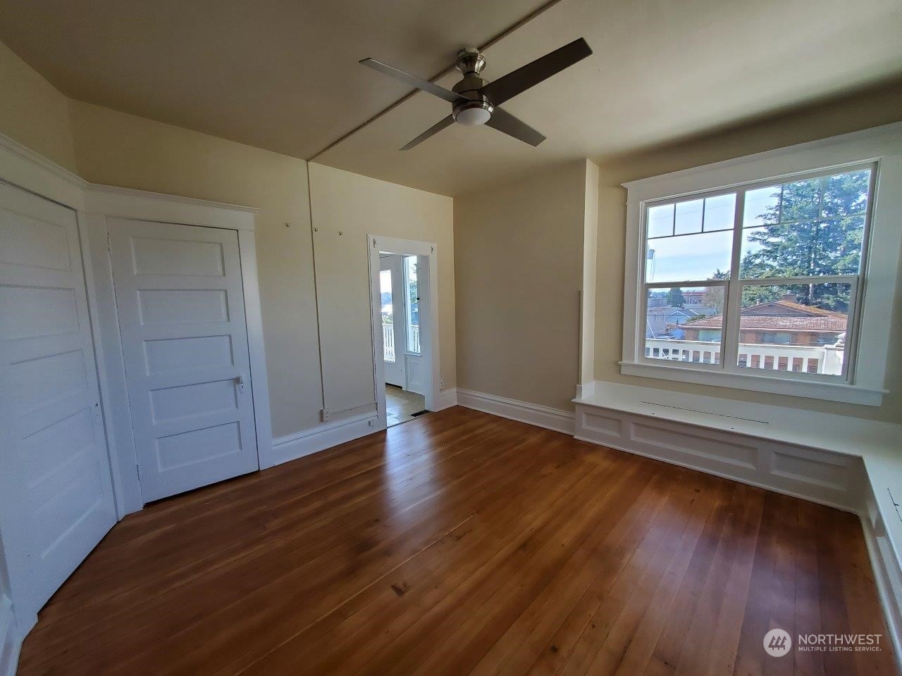 4120 Burke Avenue Property Photo 7