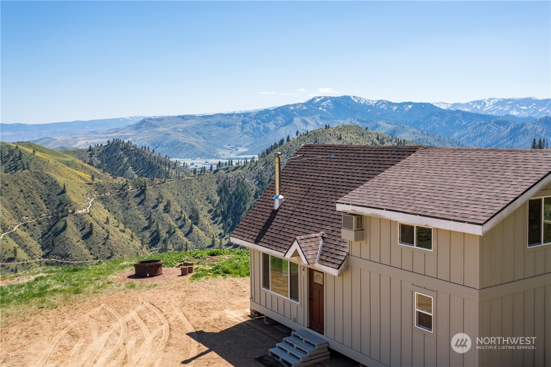 6734 Nahahum Canyon Road Property Photo 1