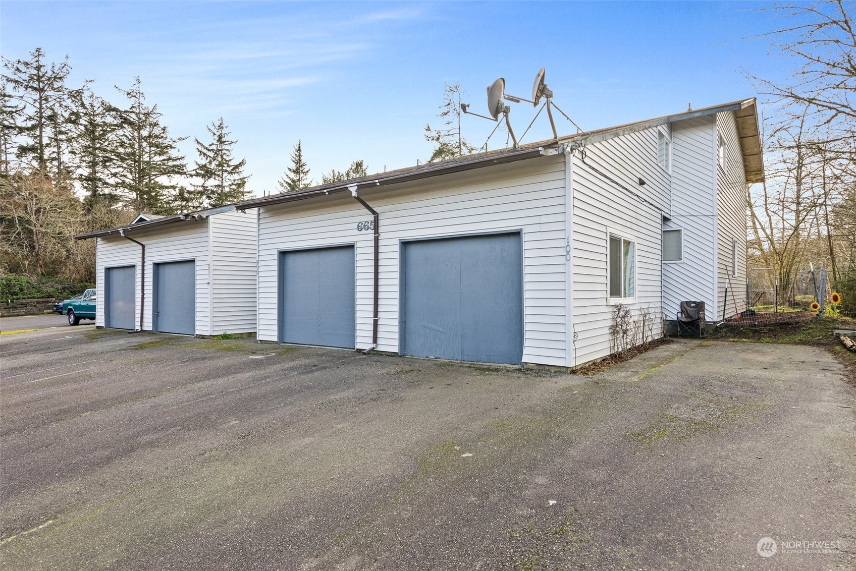 665 Sunset Avenue Property Photo 1