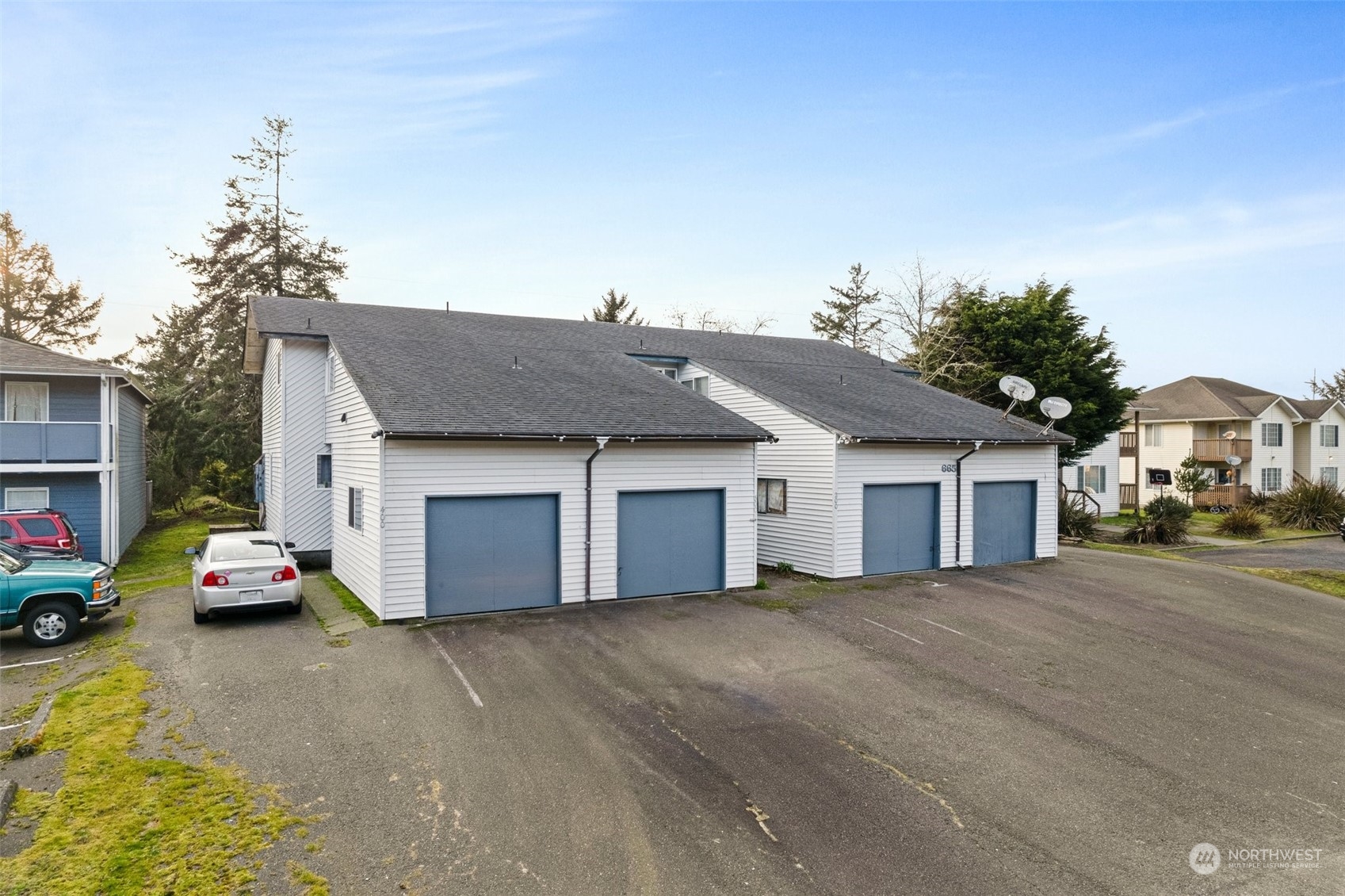 665 Sunset Avenue Property Photo 3