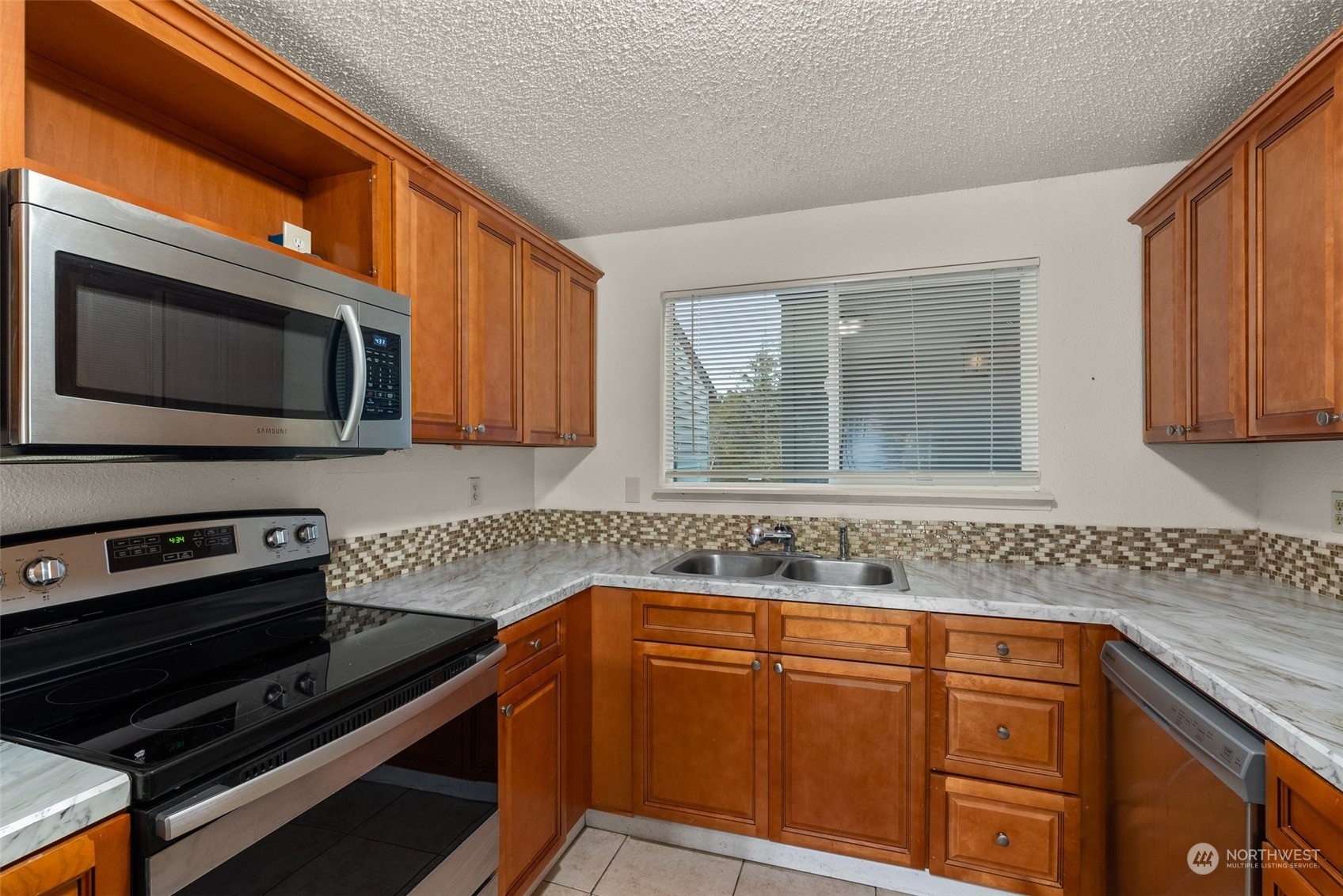 665 Sunset Avenue Property Photo 11