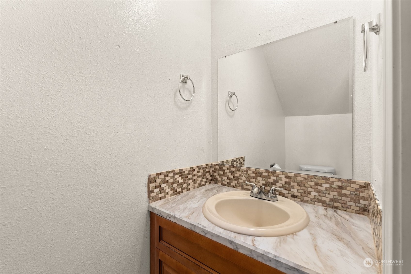 665 Sunset Avenue Property Photo 23