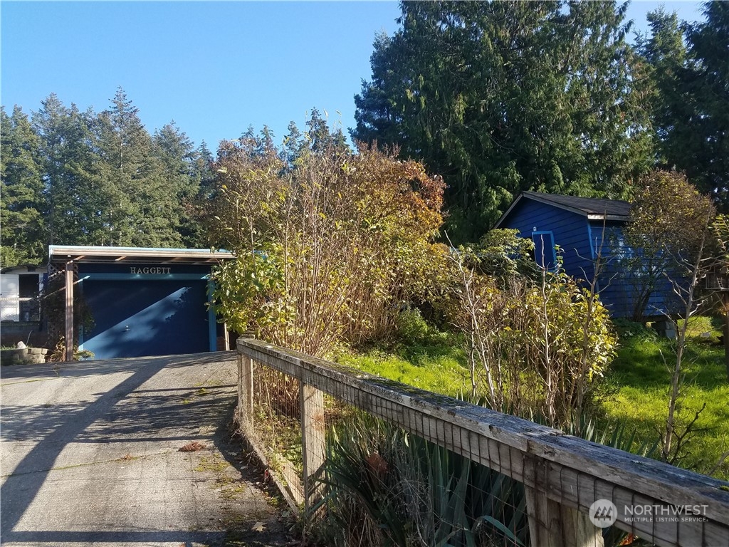 18611 92nd Drive Property Photo 1