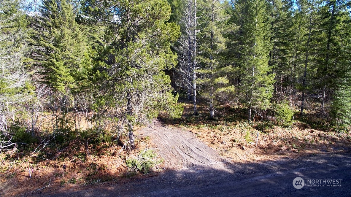 8 Lahar Lane Property Photo 2