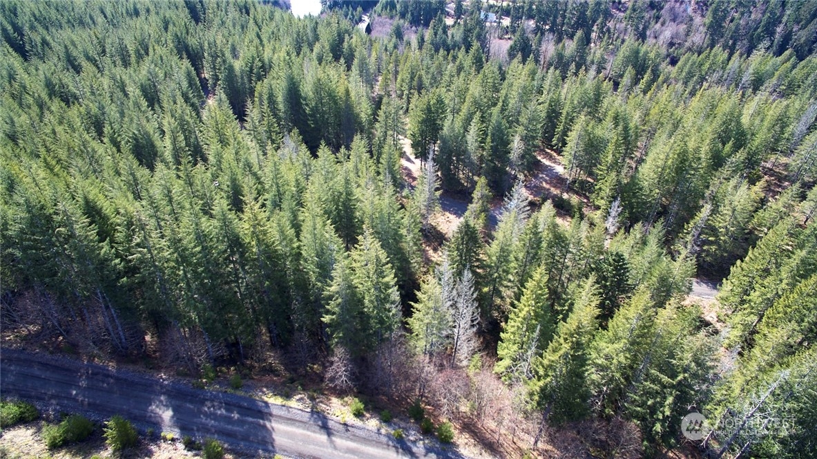 8 Lahar Lane Property Photo 21