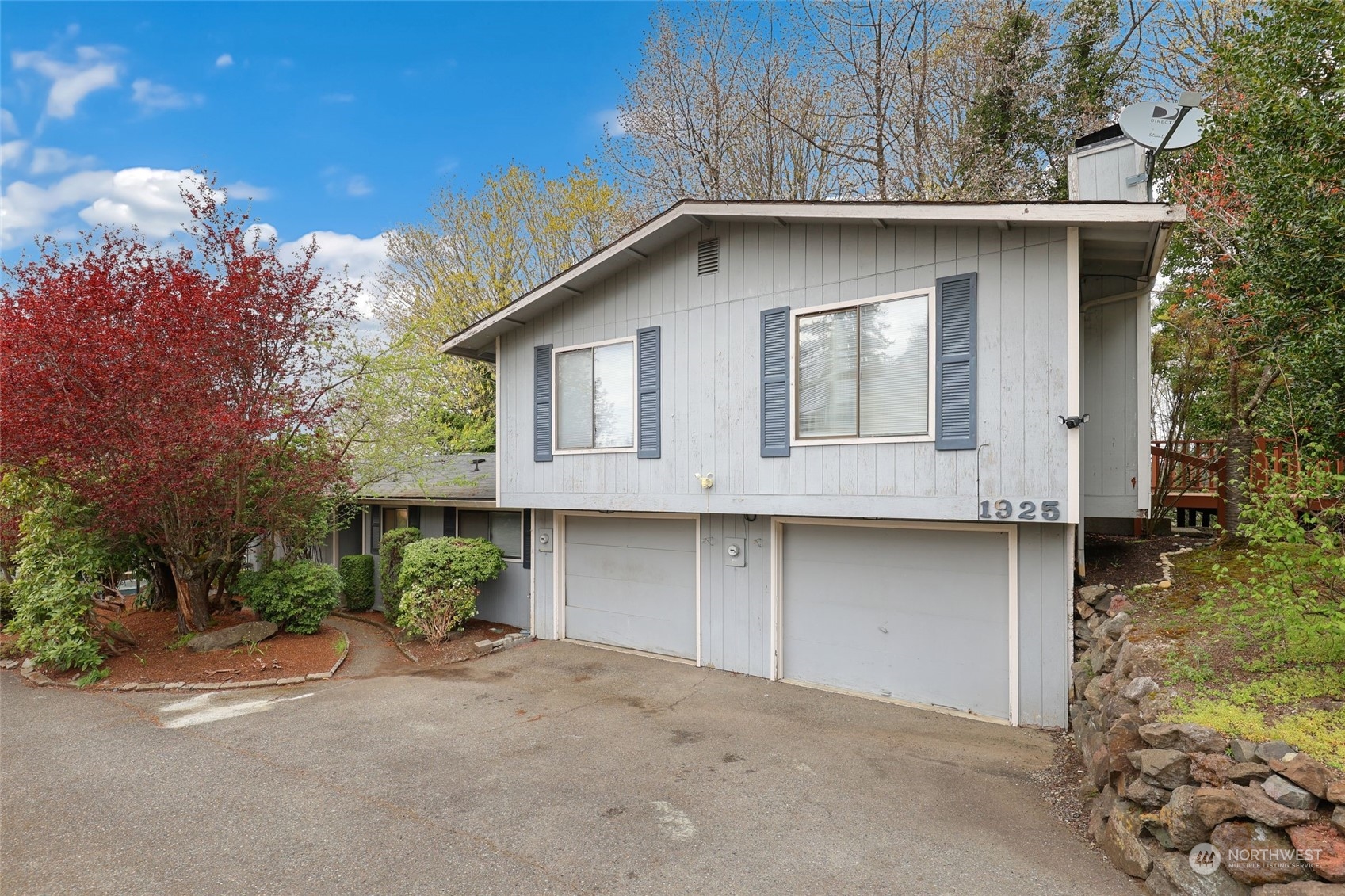 1921 1925 Sunset Drive Property Photo 1