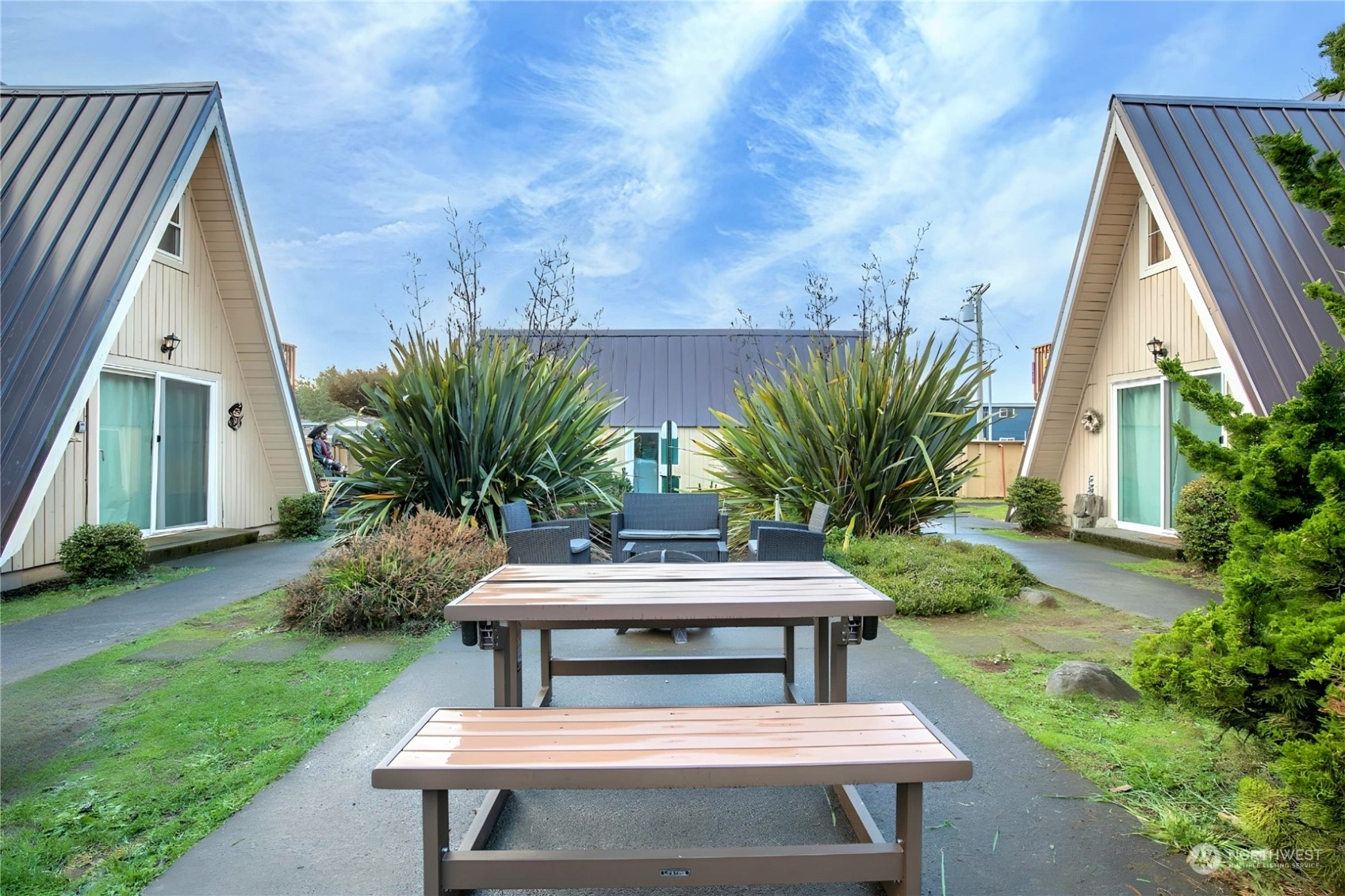 782 Ocean Court 1-6 Property Photo 1