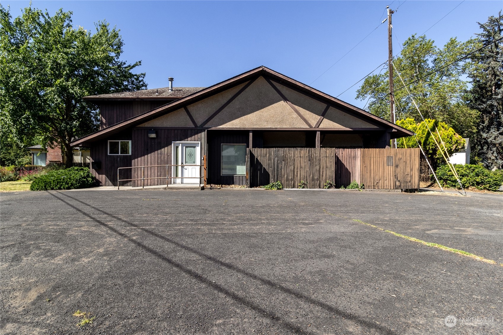 1420 Melrose Street Property Photo 1