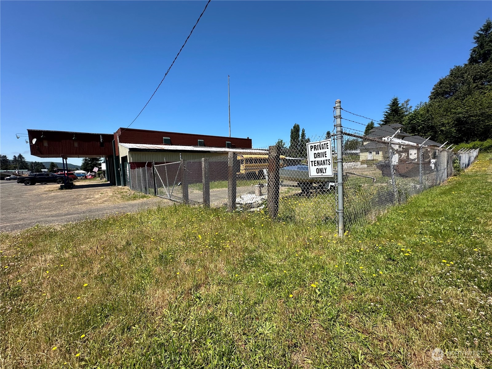 354 E State Street Property Photo 5