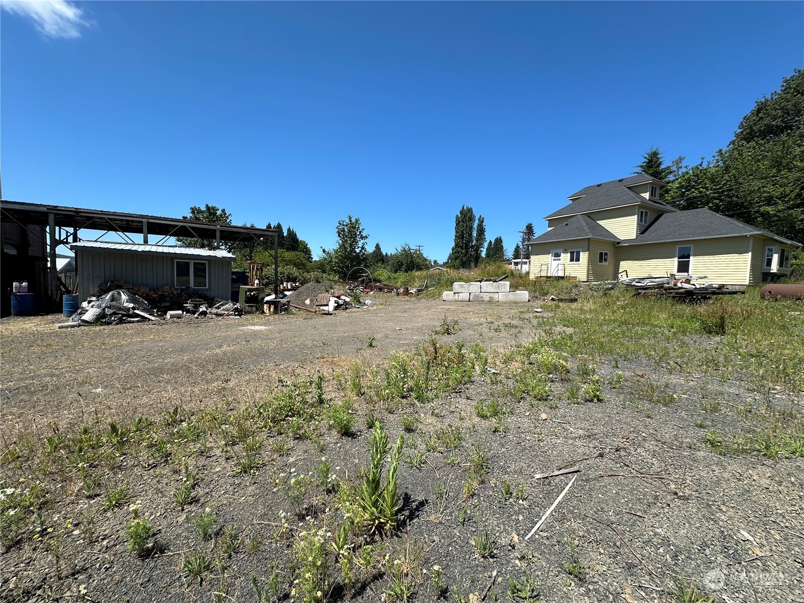 354 E State Street Property Photo 8