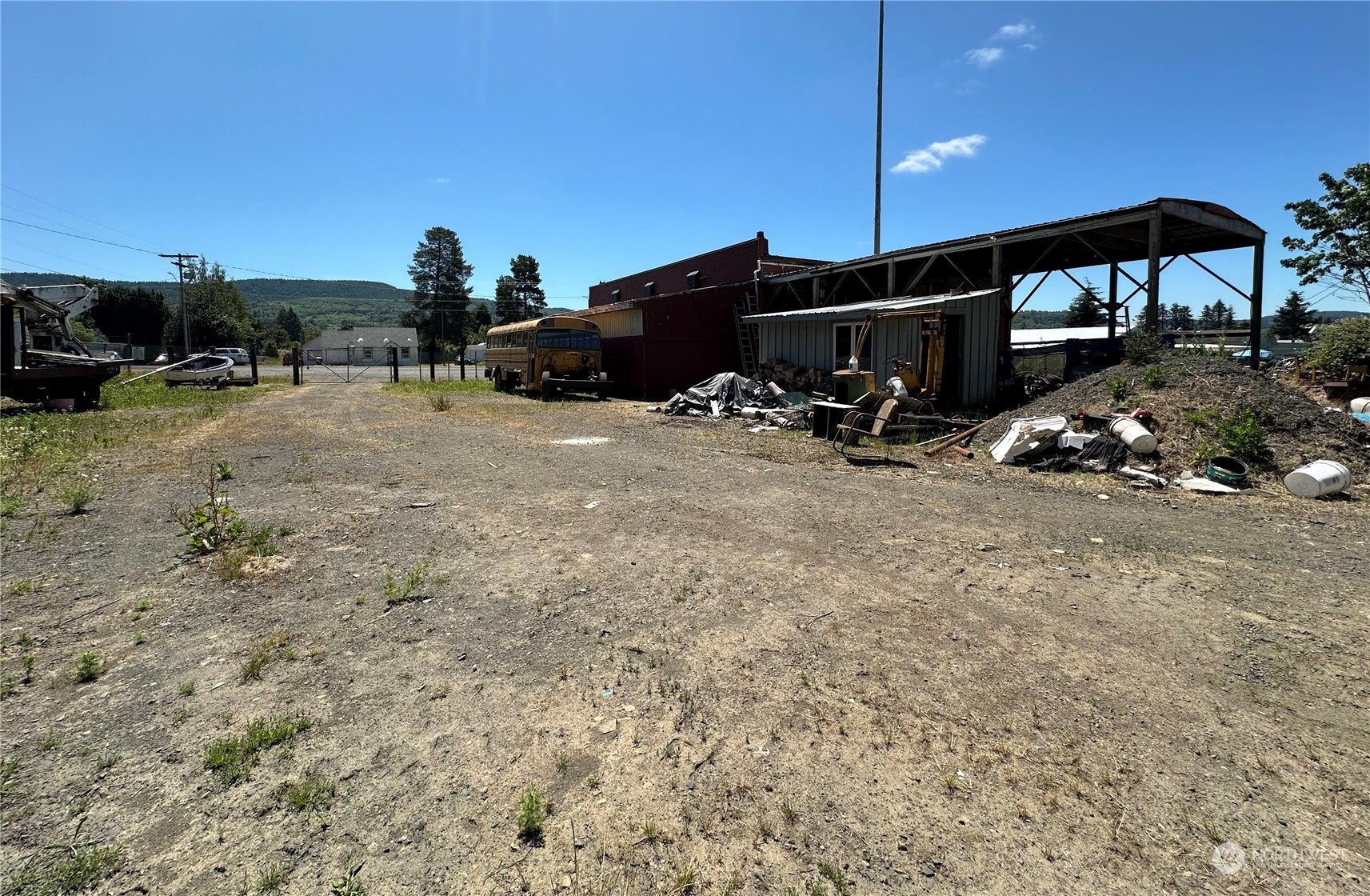 354 E State Street Property Photo 9