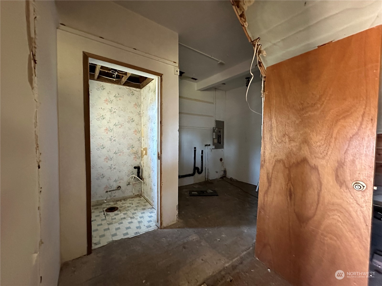 354 E State Street Property Photo 17