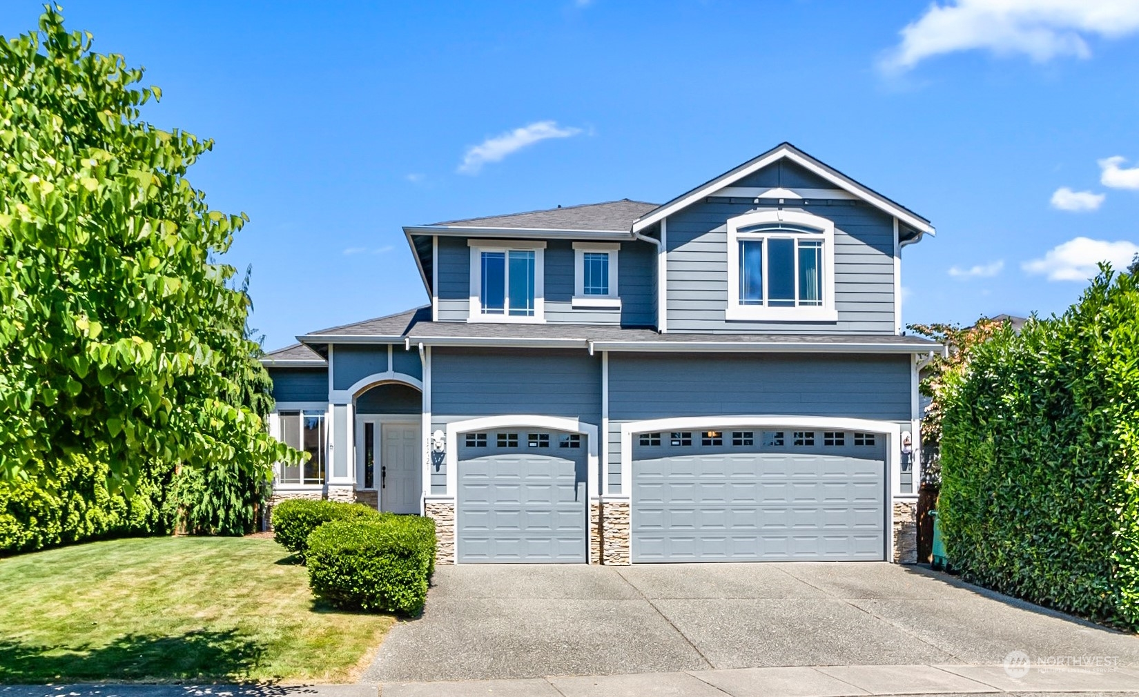 17721 11th Place Property Photo 1