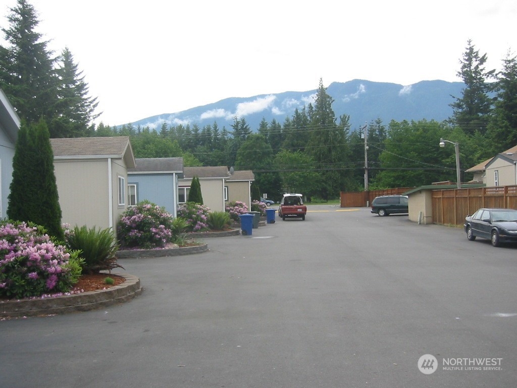 1270 E North Bend Way Property Photo 8
