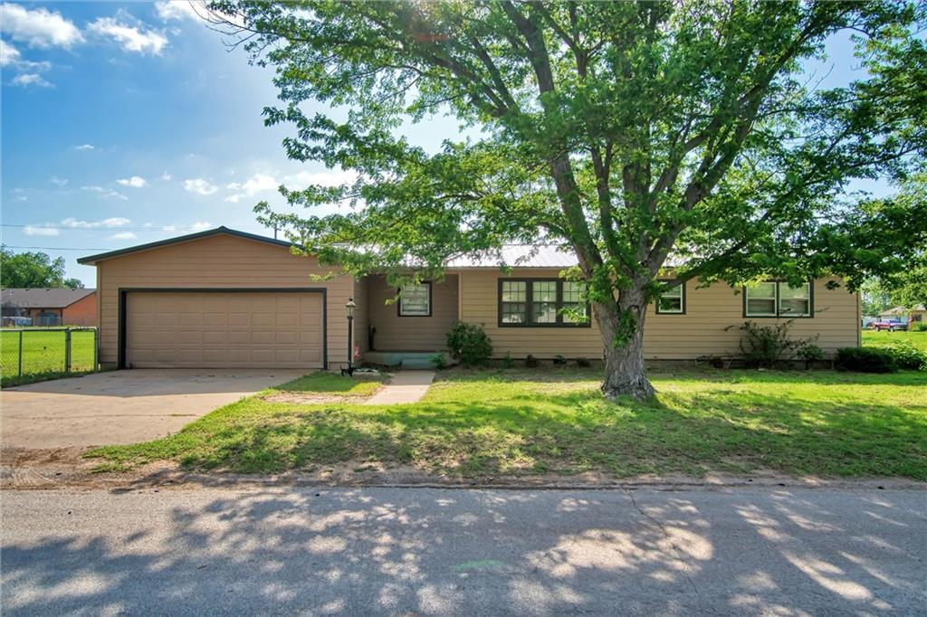 524 S Elm Street Property Photo