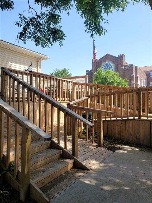 301 E 8th Street Property Photo 36