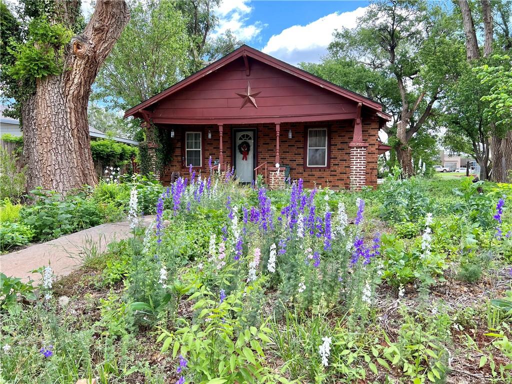 401 E Buster Avenue Property Photo