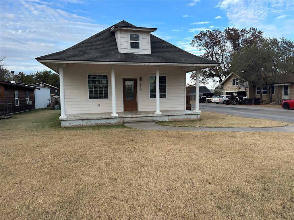 823 E Main Street Property Photo