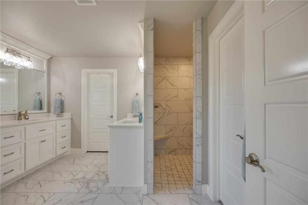 4933 Sunspear Drive Property Photo 16