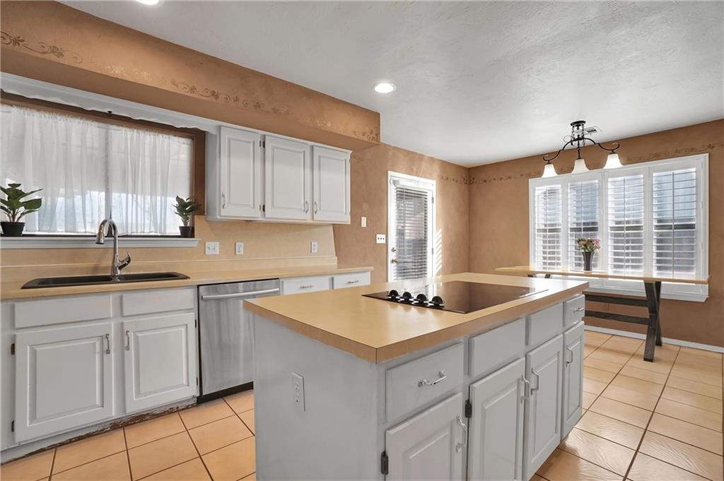 3608 Kings Way Property Photo 16