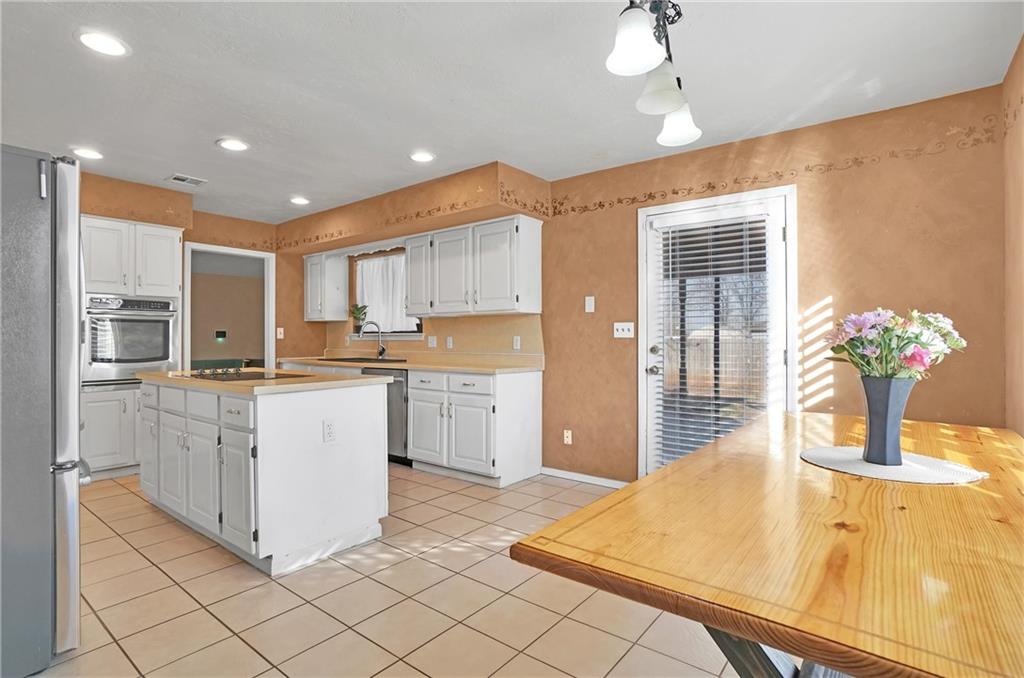 3608 Kings Way Property Photo 23